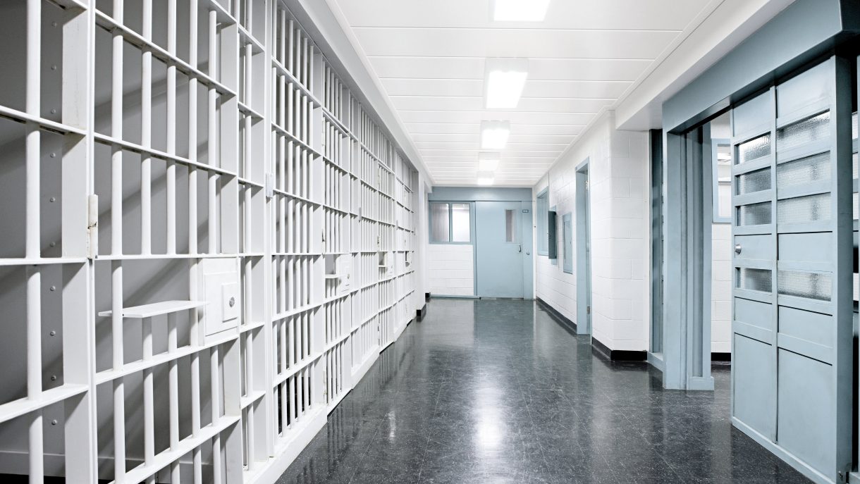 METALWORKS SECURELOCK Tiles | Armstrong Ceiling Solutions – Commercial, image size:1220x687